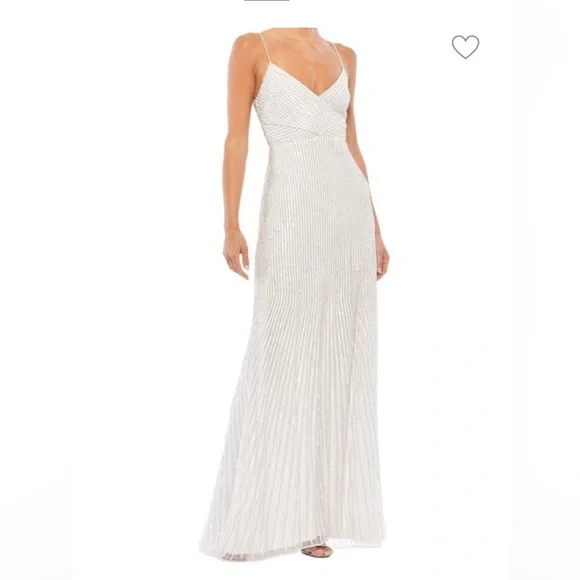 MAC DUGGAL Sequin Stripe Trumpet Gown in Pearl Size 6 New, never worn extra bead - Picture 1 of 9